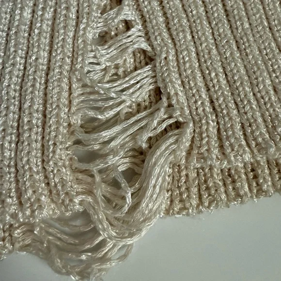 Distressed cream long sleeve tunic sweater medium NWT - Picture 3 of 3